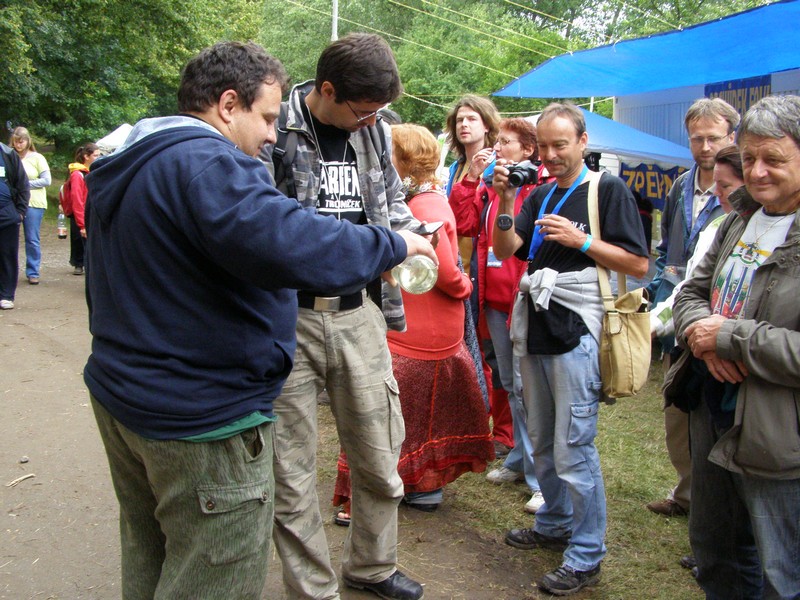 P7040822 Zahrada  ambo   slivovice